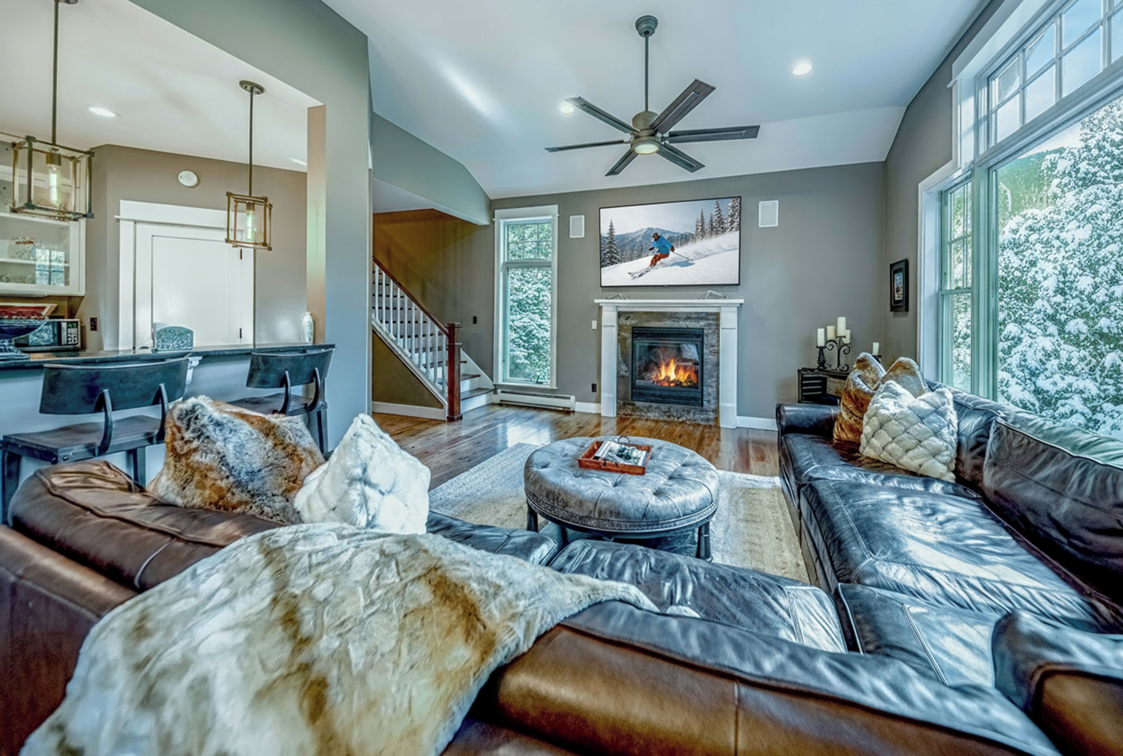Luxurious Spacious Tri-level Vail Mountain Home - Vail, CO