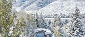 Luxurious Spacious Tri-Level Vail Mountain Home