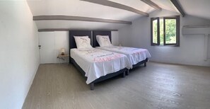 4 Schlafzimmer, BĂŒgeleisen/BĂŒgelbrett, Internetzugang