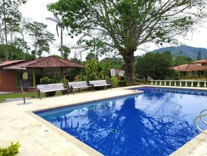 Alberca al aire libre 