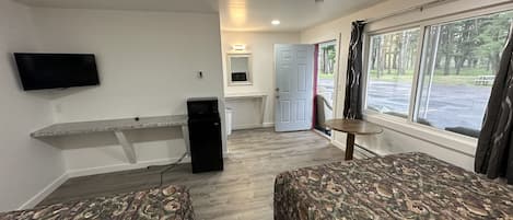 1 bedroom, desk, free WiFi, bed sheets