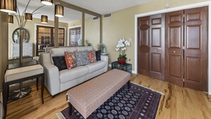 Apartamento, 1 cama de matrimonio grande, piscina privada, vistas al mar | Sala de estar