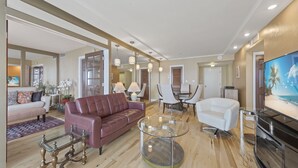 Apartamento, 1 cama de matrimonio grande, piscina privada, vistas al mar | Sala de estar