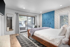 3 bedrooms, desk, iron/ironing board, free WiFi