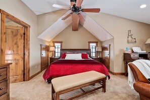 4 slaapkamers, een bureau, wifi, beddengoed