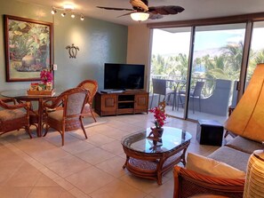 Smart TV, DVD player - AMAZING HOTEL ZONED BEACH FRONT CONDO ON SUGAR BEACH.  RESERVE WITH CONFIDENCE! (Kihei)