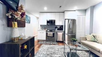 KylskÄp, mikrovÄgsugn, ugn och spishÀll