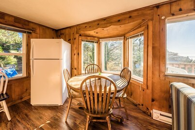 RUSTIC 1 BEDROOM W/FULL KITCHEN, OCEAN VIEW DECK & REAL WOOD BURNING FIRE PLACE