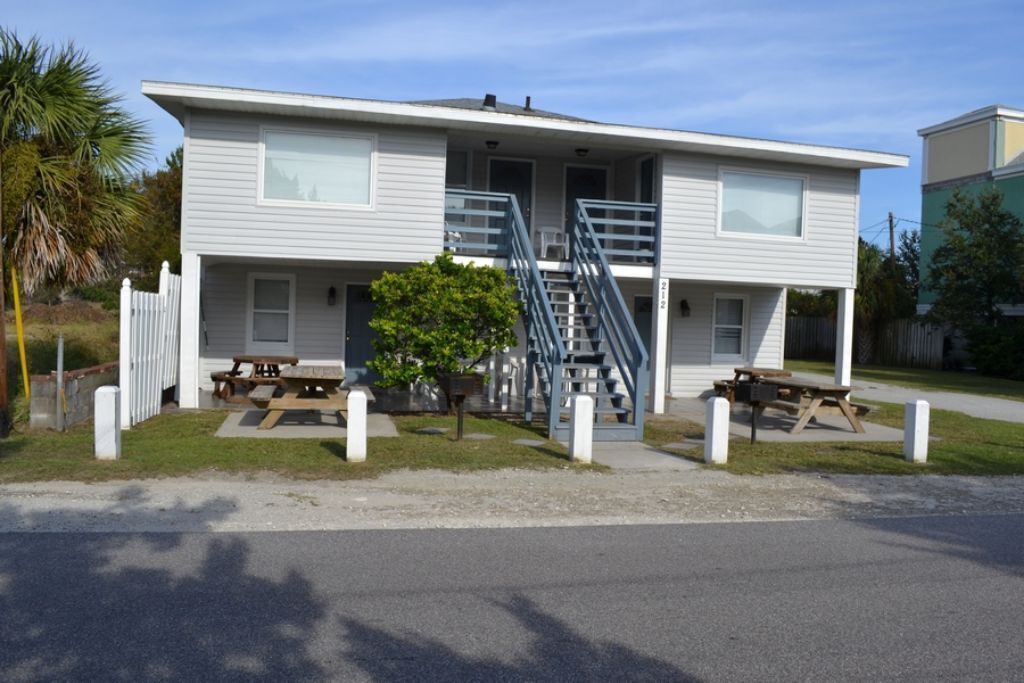 THE DECOY, OCEAN DRIVE, NMB, 1/2 BLOCK TO BEACH, 1 BLOCK TO MAIN S. NORTH MYRTLE