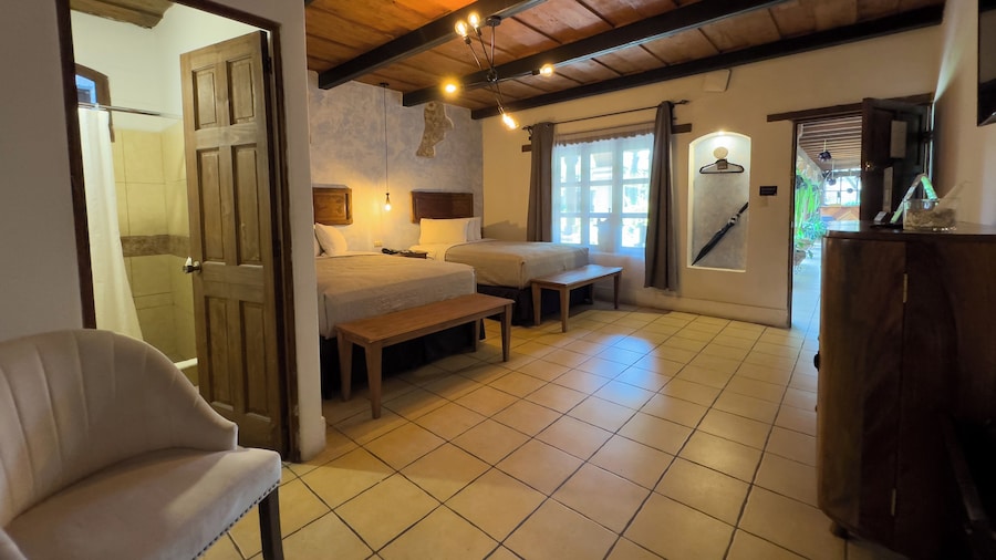 Hotel Cacique Real