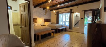Hotel Cacique Real