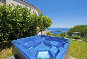 Outdoor spa tub - Sweet Home (Praiano)