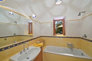 Comfort House | Bathroom