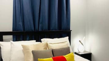 2 slaapkamers, een bureau, een strijkplank/strijkijzer, wifi