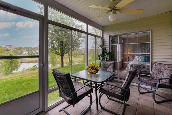 Condo (DayDreamer@ Champions -Very Well Desi) | Balcony