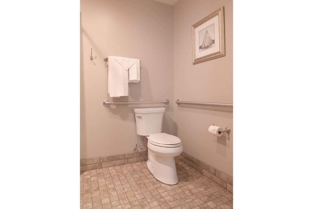 11 Bedroom, 12 Bath with amazing kitchen, living & dining areas. All one level! 