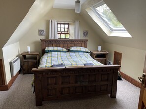 2 makuuhuonetta, silitysrauta/-lauta, vauvan matkasänky, ilmainen Wi-Fi