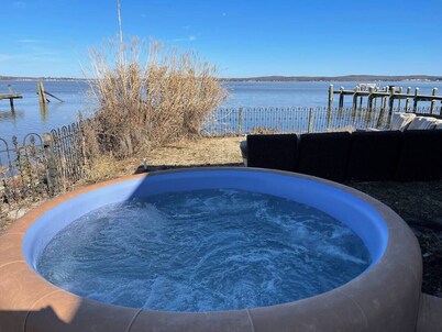 Sailor's Sunrise Cottage - Chesapeake Bay