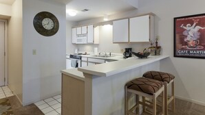 Condo (Bella Restare -  Sleeps 8-10, walk to) | Private kitchen - Bella Restare (Branson)