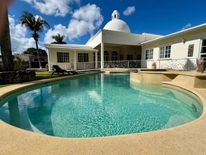 Utomhuspool