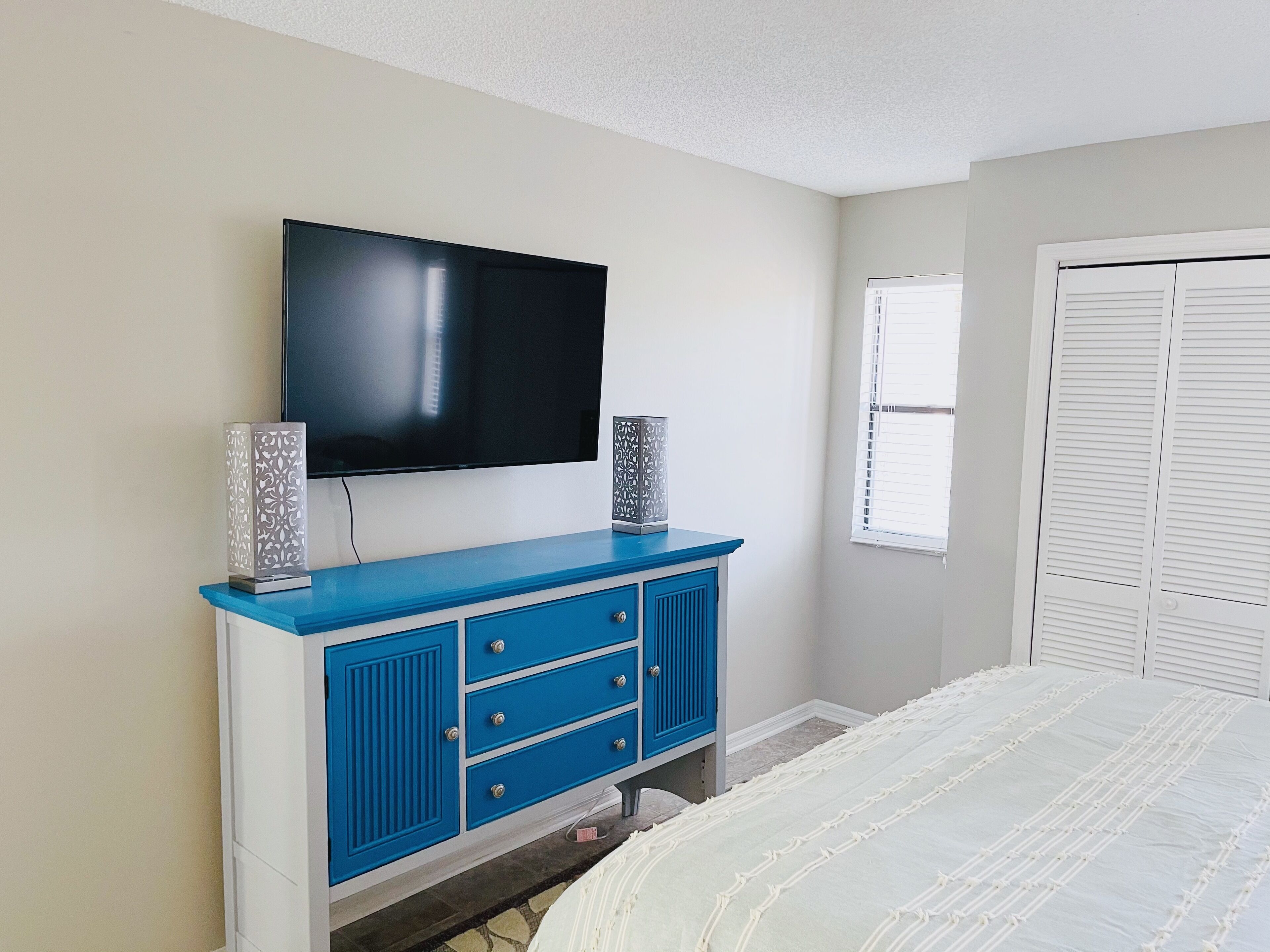 GREAT OFF-SEASON RATES! - Second Row Ocean Condo ~ Short walk from the beach 