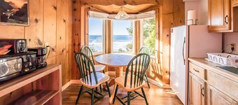 RUSTIC, VINTAGE OCEAN VIEW SUITE W/FULL KITCHEN, SHARED VIEW DECK&WOOD BURN FP