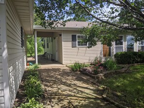 Rumah (Llama House -**Self distance in peace) | Eksterior