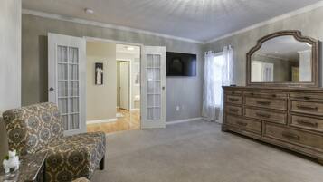 House (Llama House -**Self distance in peace) | 3 bedrooms, travel crib, free WiFi