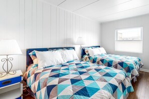 3 bedrooms, iron/ironing board, internet, bed sheets