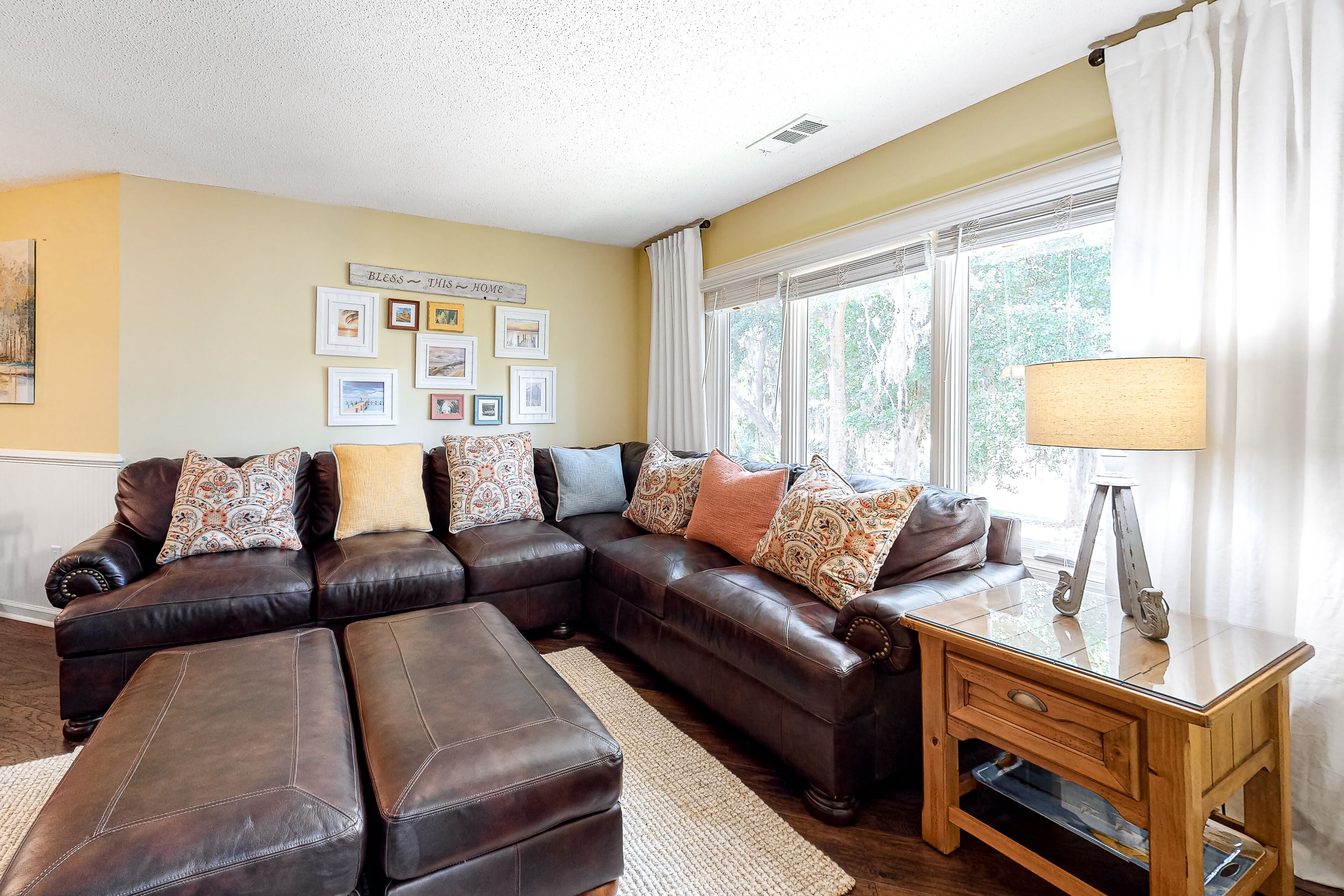 Second-Floor Condo w/Free WiFi, Golf Course Views, Shared Outdoor Pool, Hot Tub