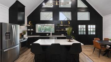 冰箱、微波炉、烤箱、炉灶