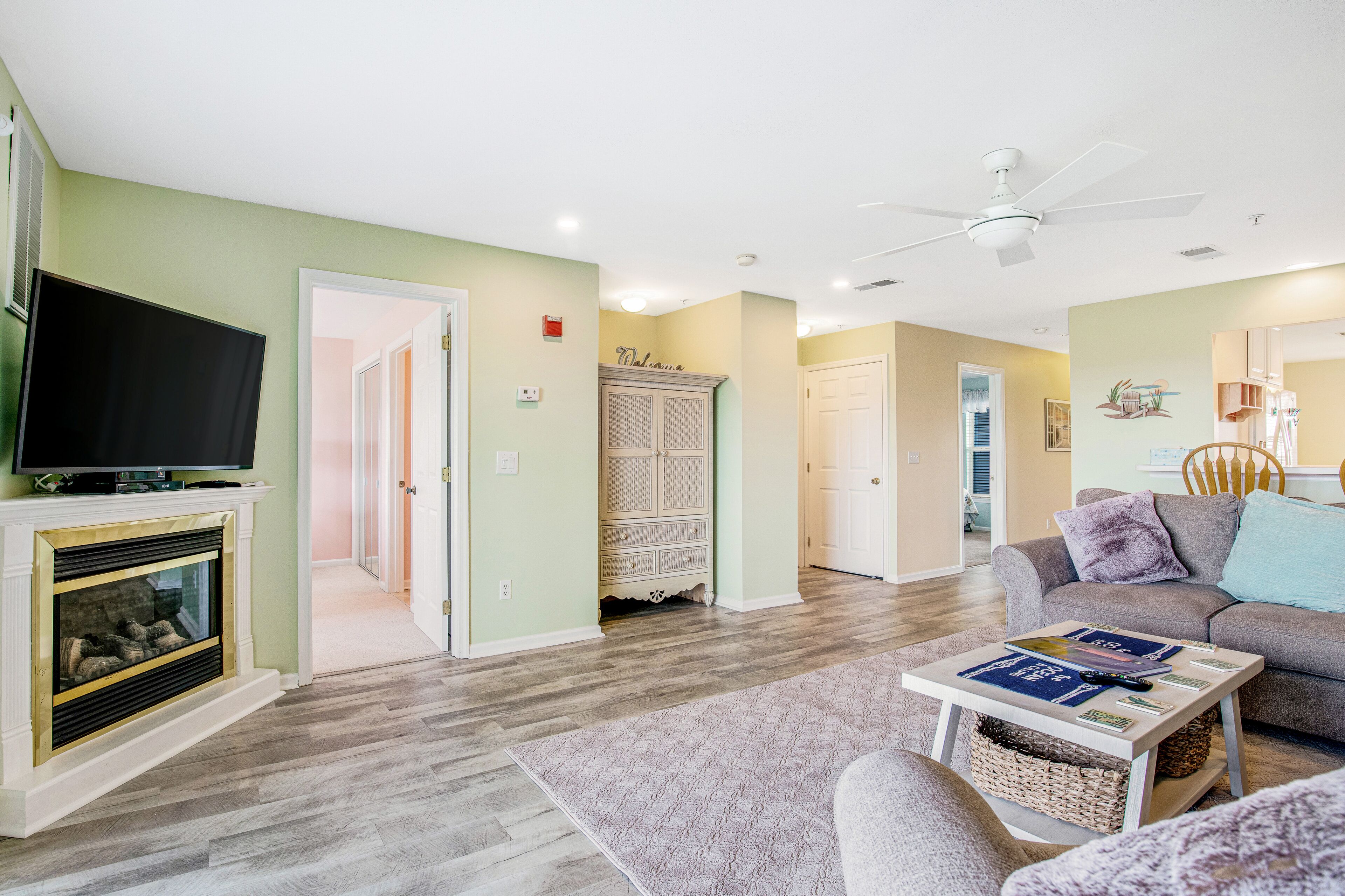 Bethany Bay second floor condo with pool, high-speed WiFi, central AC, & W/D