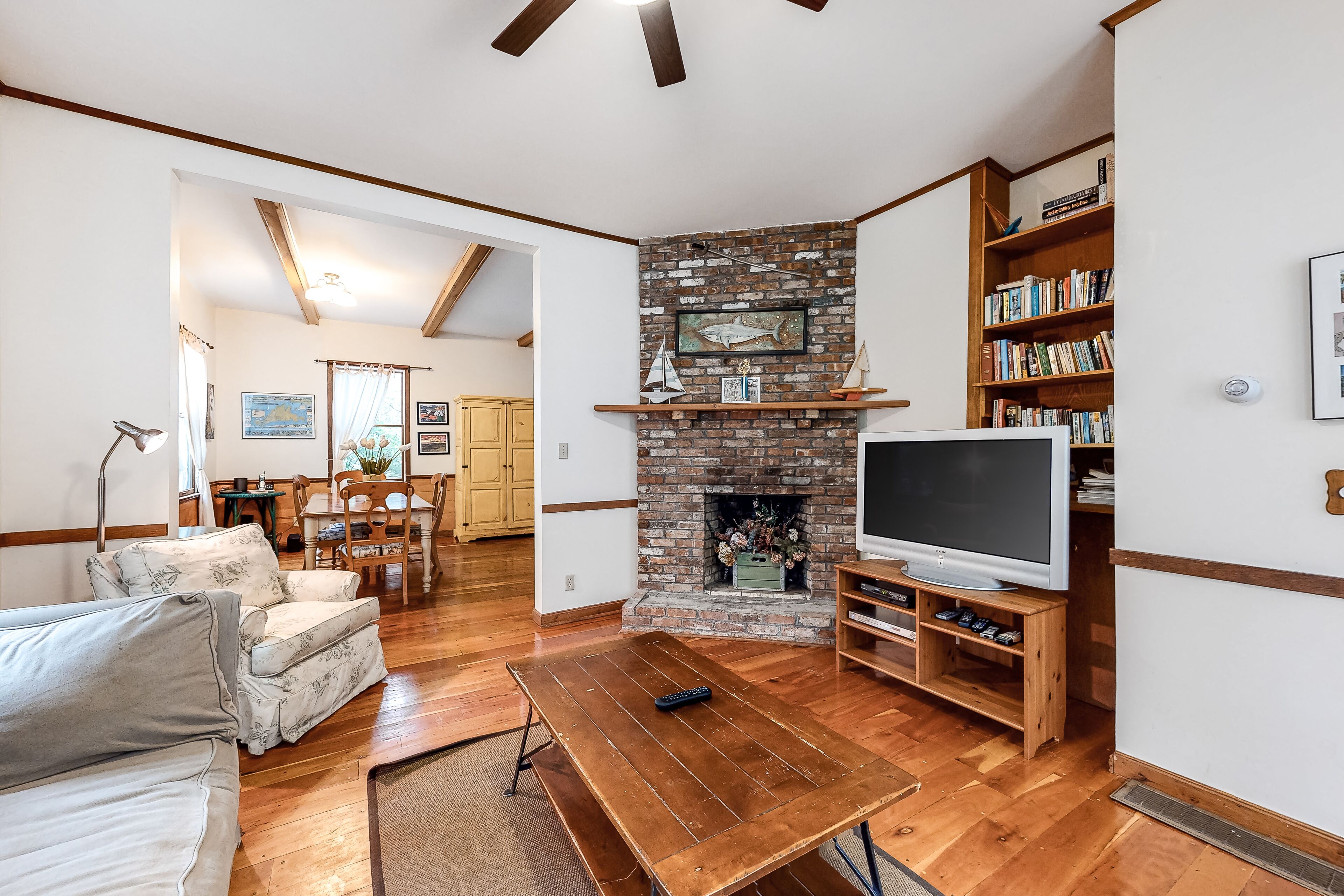 Charming Home with High-Speed WiFi, Washer/Dryer, Furnished Deck, & Gas Grill!