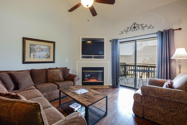 Condo (Highland Hideaway- Beautiful remodel ) | Living room | TV, DVD player - Highland Hideaway (Branson)