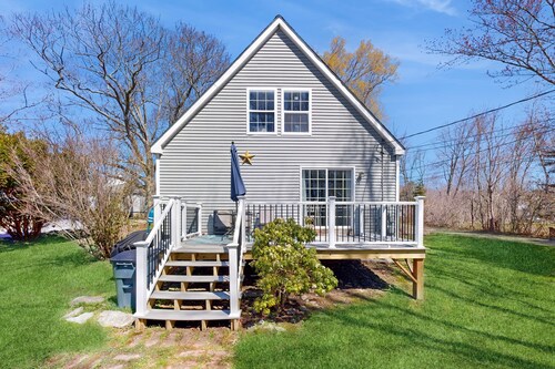 Dog-friendly home with deck, pool table, & firepit - walk to downtown Boothbay