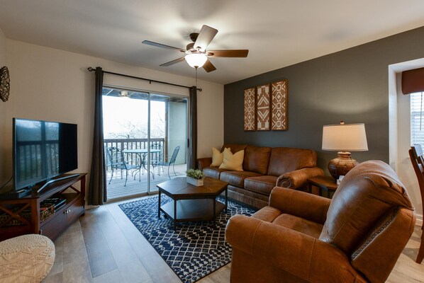 Condo (Overlook @ Eagles Nest - Updated - Cl) | Sala de estar