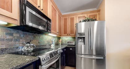 Inviting lakefront home with dock, WiFi  & central A/C