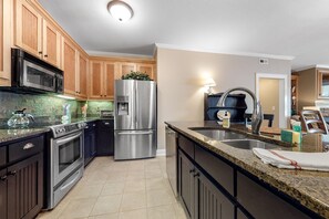 Fridge, microwave, oven, stovetop - Inviting lakefront home with dock, deck, WiFi & central A/C (Hiawassee)