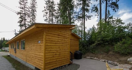 Cozy Duplex Unit - Beautiful Lake Views!