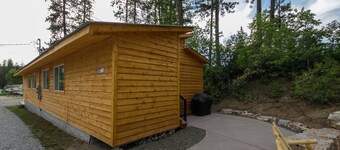 Cozy Duplex Unit - Beautiful Lake Views!