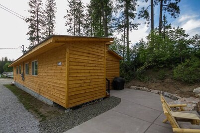 Cozy Duplex Unit - Beautiful Lake Views!