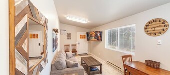 Cozy Duplex Unit - Beautiful Lake Views!
