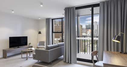 Brady Apartment Hotel Hardware Lane