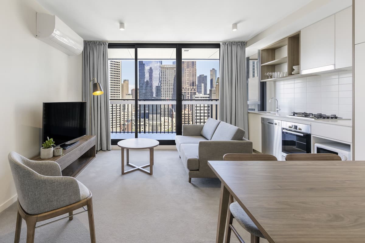 City-Apartment, 2 Schlafzimmer, Balkon | Wohnbereich