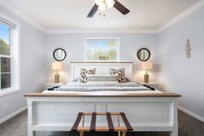 5 bedrooms, iron/ironing board, WiFi, bed sheets