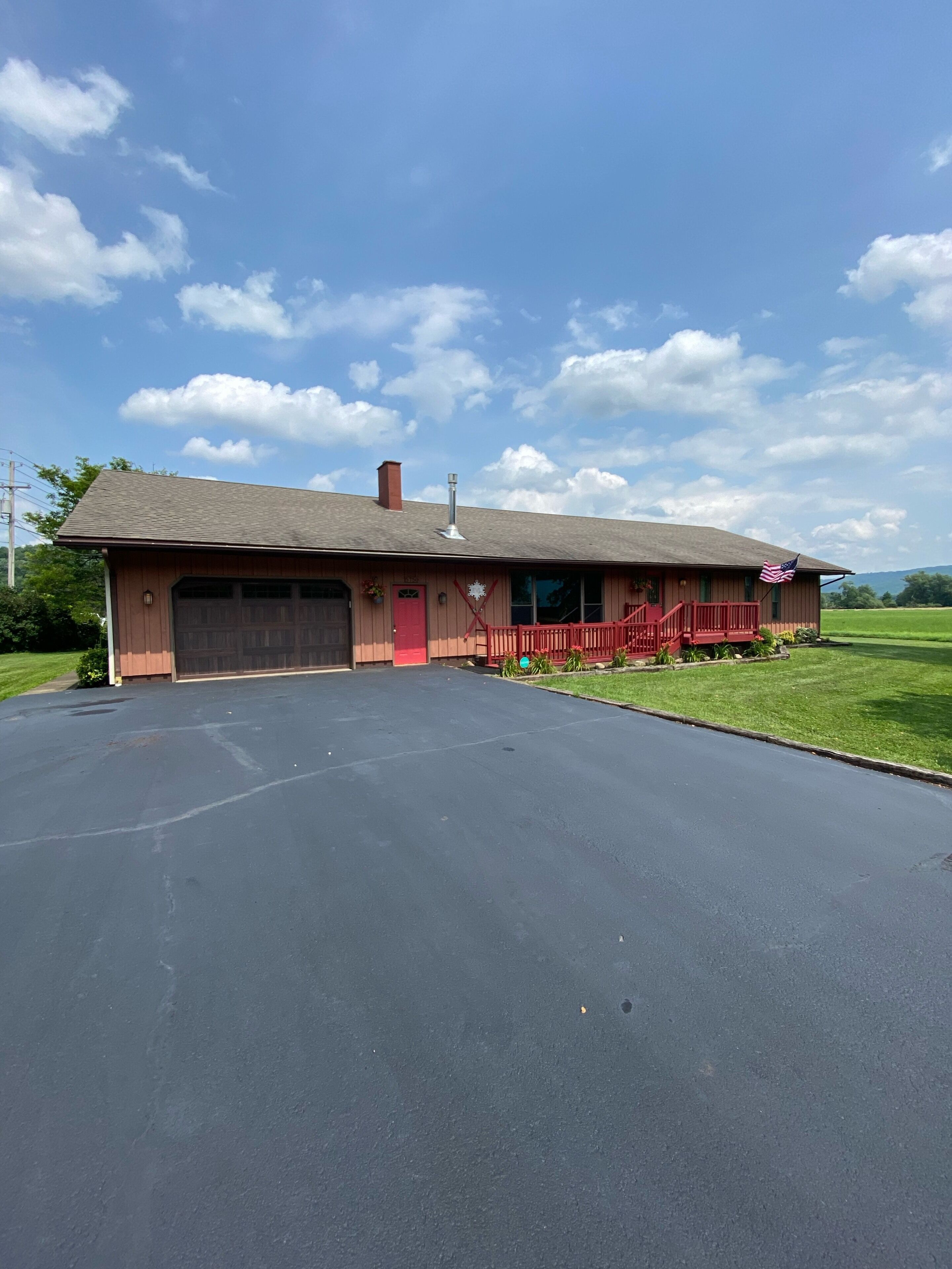 Close to Holiday Valley and Village.  Spacious Rooms, Great for families!