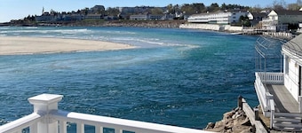 Ogunquit ocean front 1BR/1BA with deck, short walk to beach + center of town