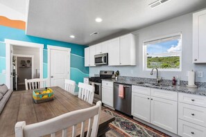 Fridge, microwave, oven, stovetop - Sauna, Hot Tub, Arcade, Lake Views + Beach Pass! (Garden City)
