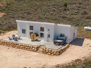 Exterior - Sauna, Hot Tub, Arcade, Lake Views + Beach Pass! (Garden City)