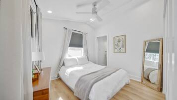 2 bedrooms, iron/ironing board, free WiFi, bed sheets